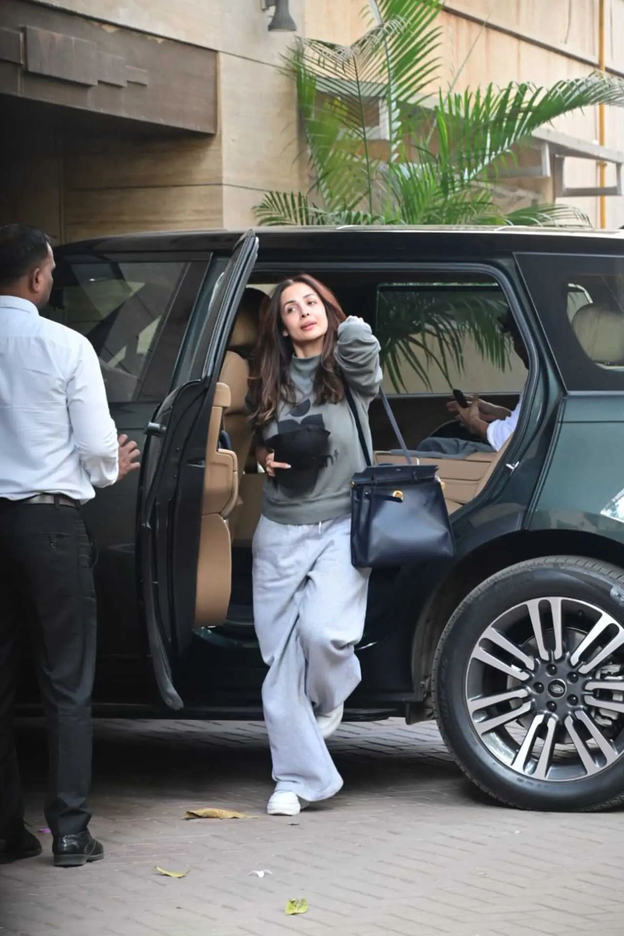 <p>Malaika Arora made a casual appearance in the city. She was also accompanied by her som Arhaan Khan.</p> <p>Malaika Arora made a casual appearance in the city. She was also accompanied by her som Arhaan Khan.</p>